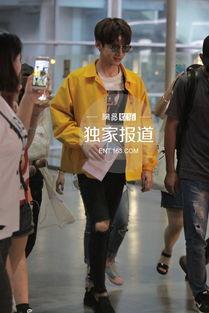 白敬亭机场照片,简约时尚，魅力四溢